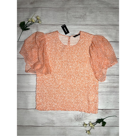 EXPRESS Printed Smocked Bodice Flutter Sleeve Top - Picture 6 of 16